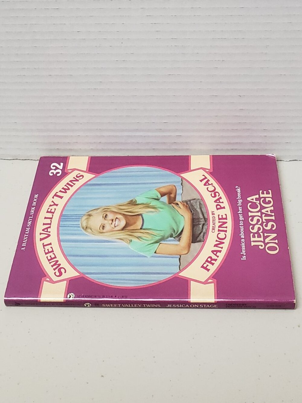 Sweet Valley Twins Book #32 Jessica On Stage - Picture 3 of 3